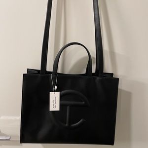 Black telfar medium shopping bag